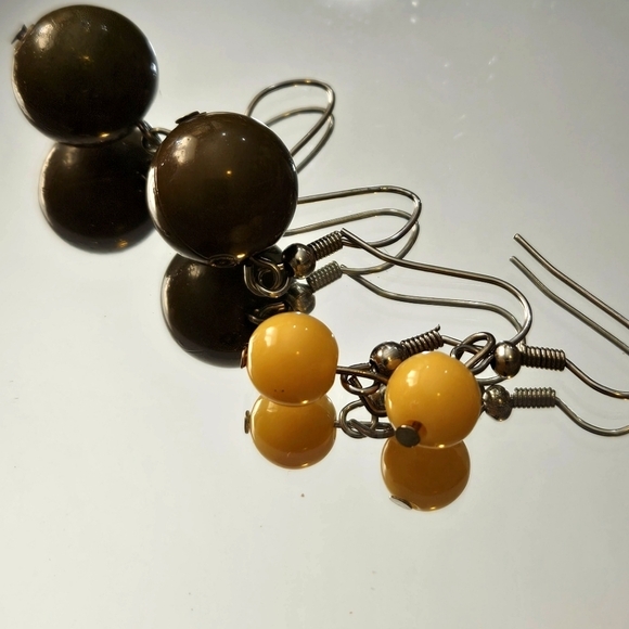 Stylish Ball Earring Set - Picture 2 of 4